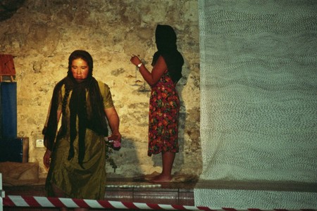 Performance von Magda Agudelo und Angie Heredia